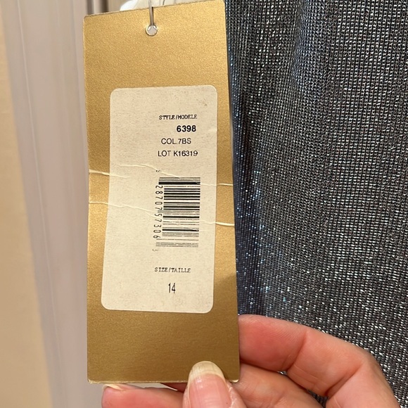 Beautiful Ice Blue formal dress Never worn!  New with tags - Picture 6 of 8